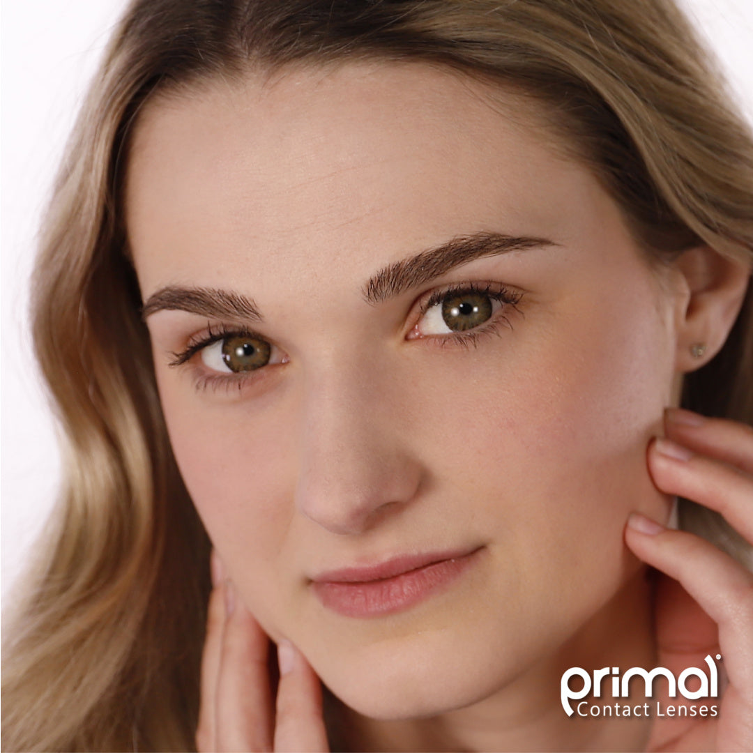 Delightful Honey Contact Lenses Model Closeup