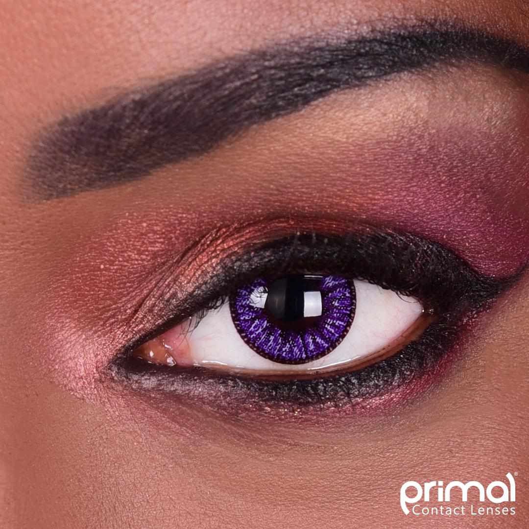 Enchanted Lilac Natural Contacts Model eyes Closeup
